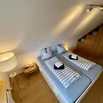 Apartment Uttied Auf *
